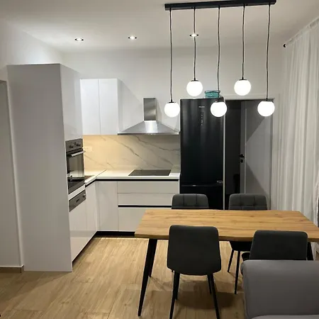 아파트 Luxury Alba - Located *