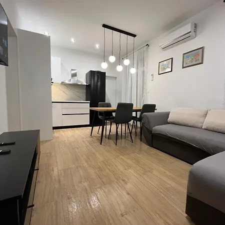 Luxury Alba - Located *