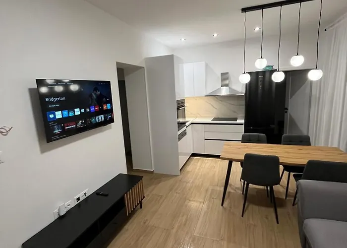 Luxury Alba - Located * Σπλιτ