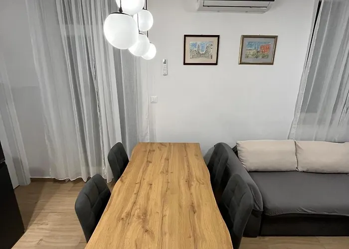 Luxury Alba - Located Apartment